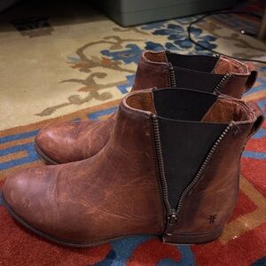 Frye Carly Chelsea boots, size 8.5 - used twice